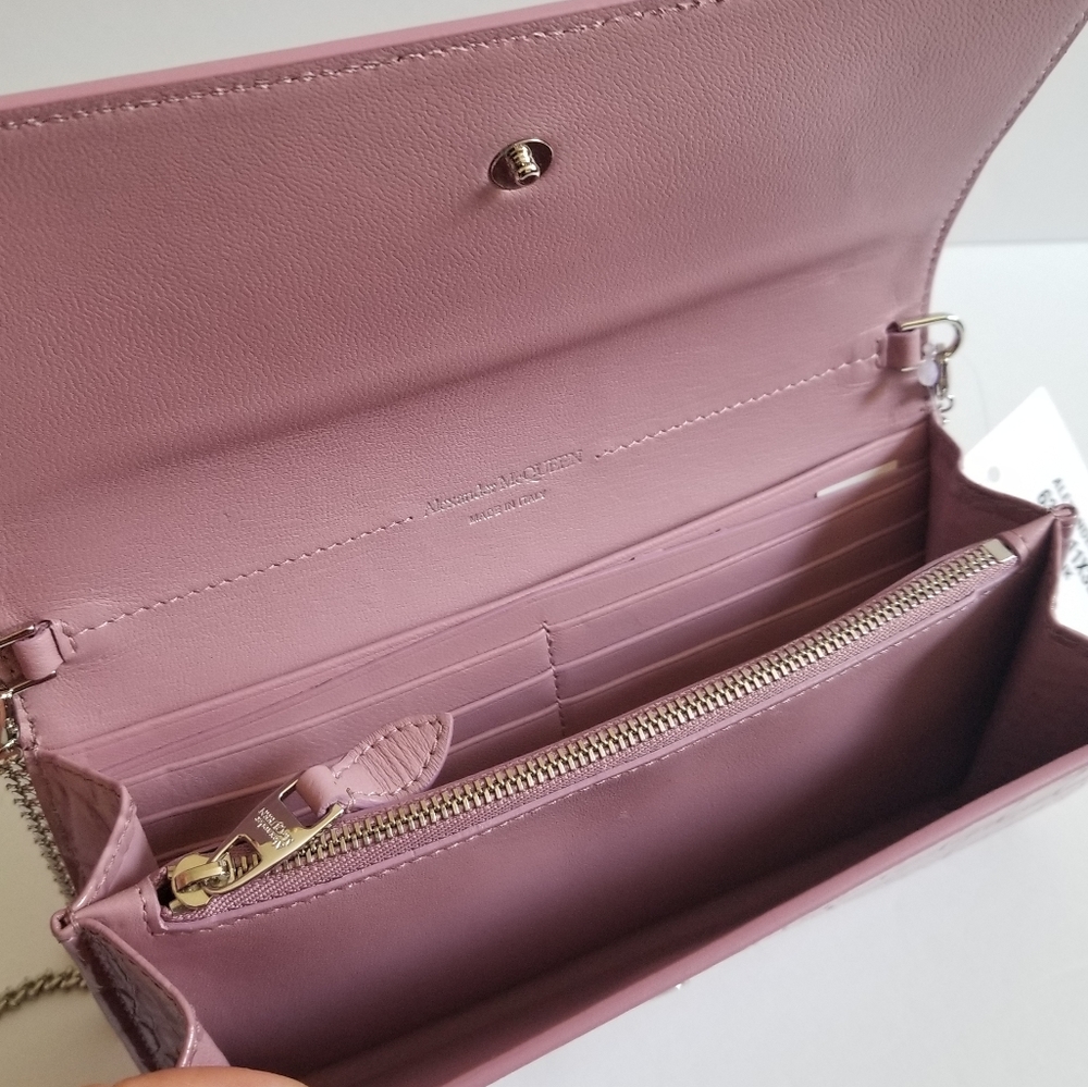 Alexander McQueen Croc-Embossed Leather Wallet-On-Chain Antic Pink - Picture 7 of 13